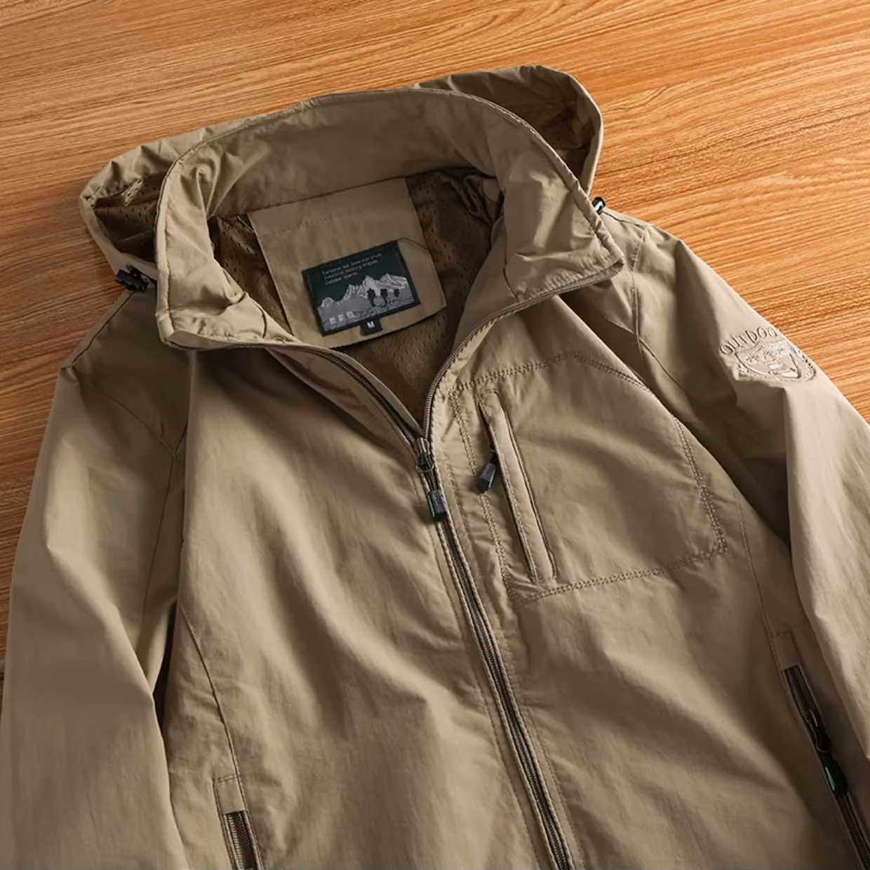 Elegant Lightweight Men's Jacket